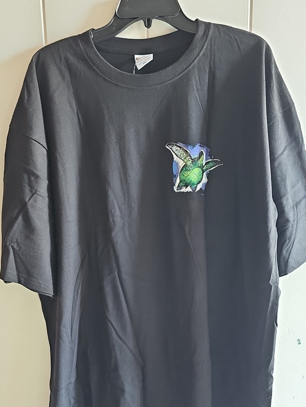 Black Men's Graphic T-Shirt with Green Turtle Motif